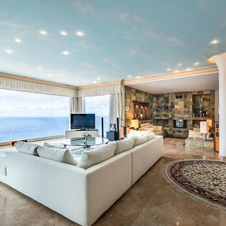 Sleeps 10 Pool Air Con Wifi *