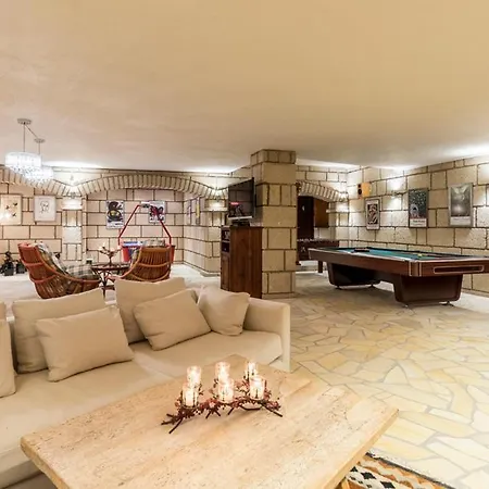 Sleeps 10 Pool Air Con Wifi Villa *